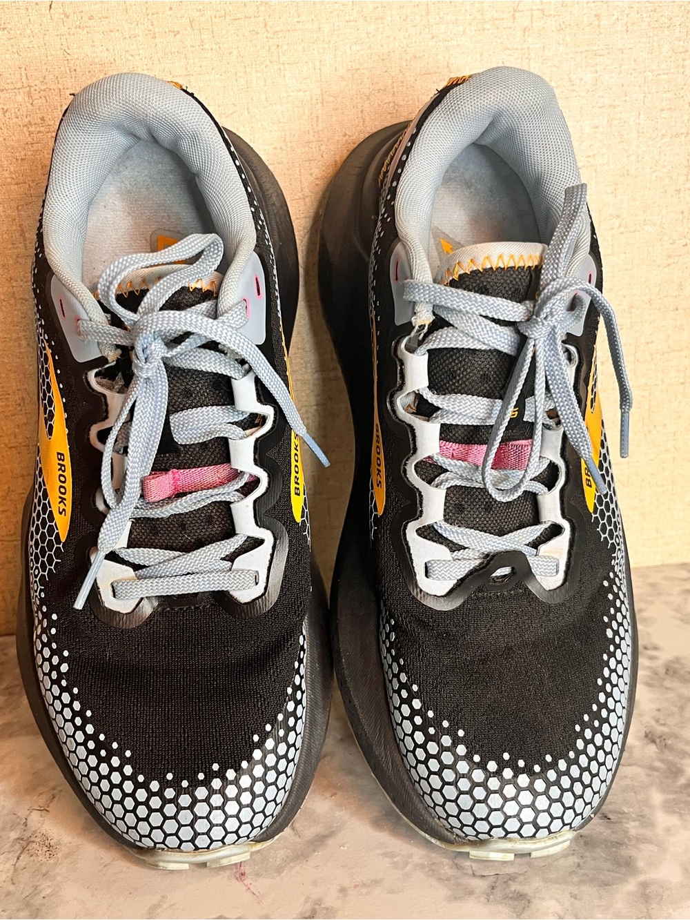 Brooks Caldera 6 Women's Black, Yellow & Light Gray Running Shoes